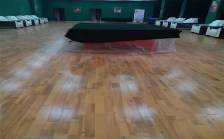 柞木籃球館木地板施工技術方案