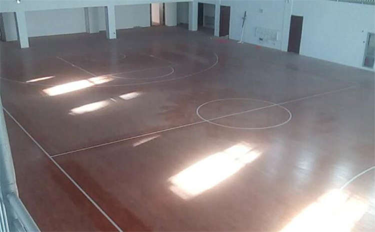 五角楓籃球場實木地板品牌廠家