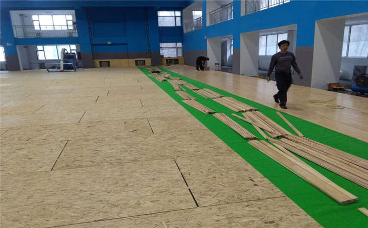 柞木羽毛球館木地板一平米價格