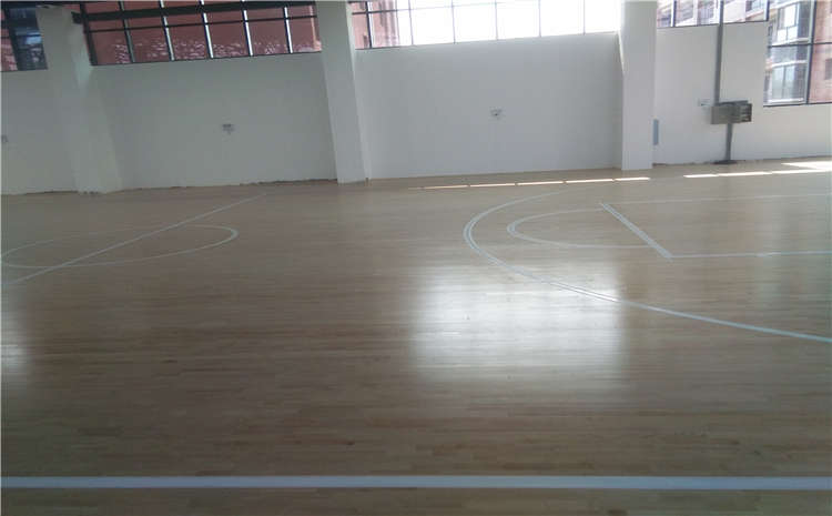 體育場館運動木地板不知道如何清潔？