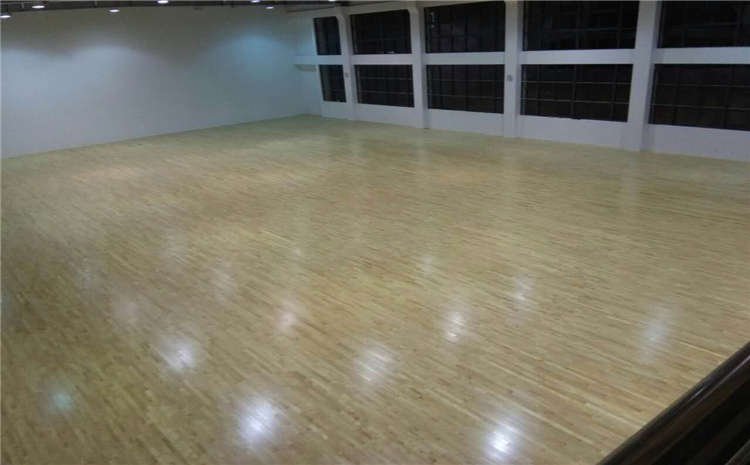 籃球場木地板局部維修