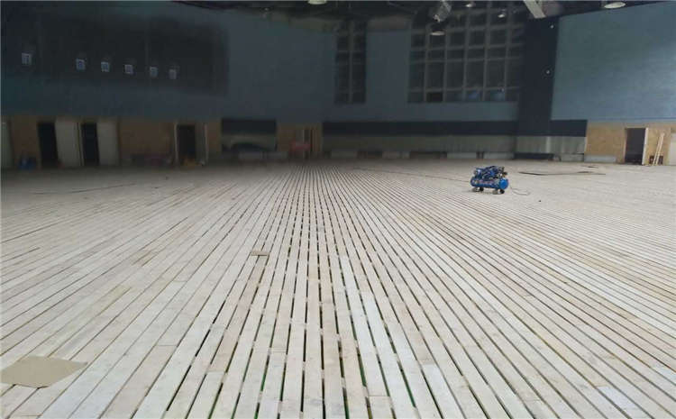 拼接板籃球場實木地板安裝工藝