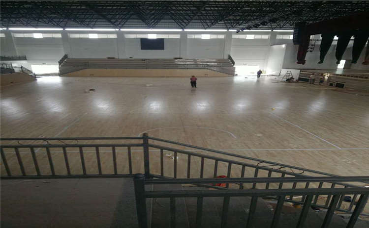 學校籃球場地木地板翻新施工