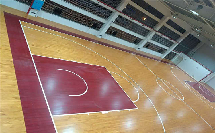 俄勒岡松籃球場(chǎng)地木地板怎么翻新