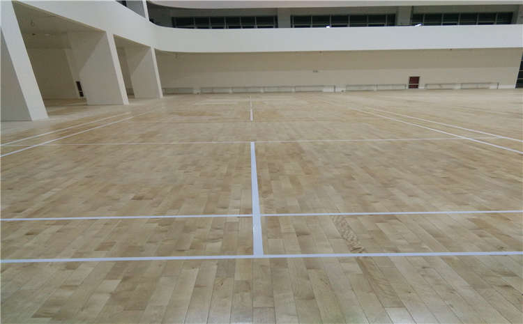 硬木企口運動木地板是什么材質的