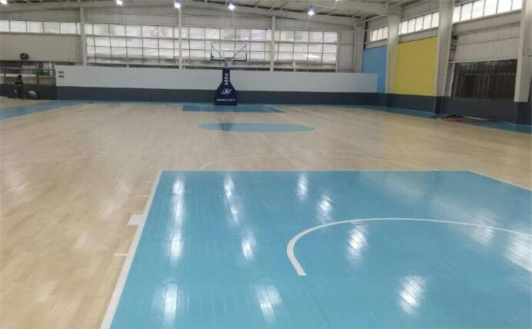 籃球館運動木地板為什么會出現板邊破損現象？