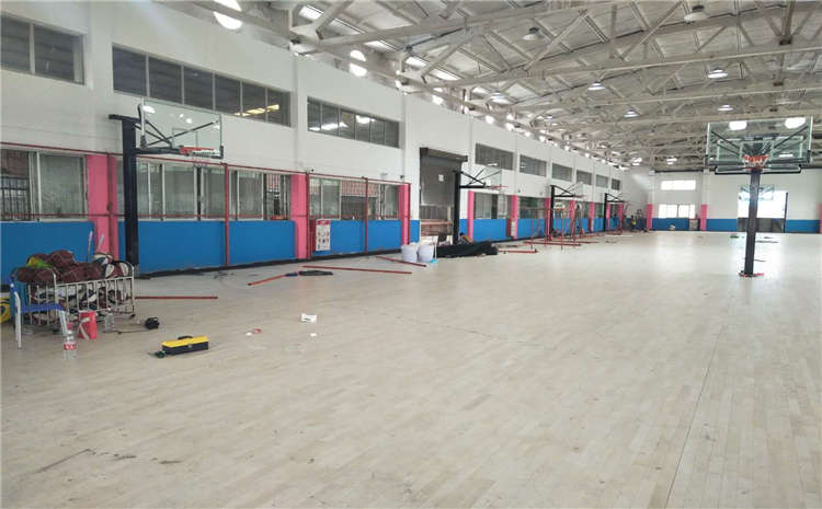 拼接板羽毛球館木地板怎么保養？