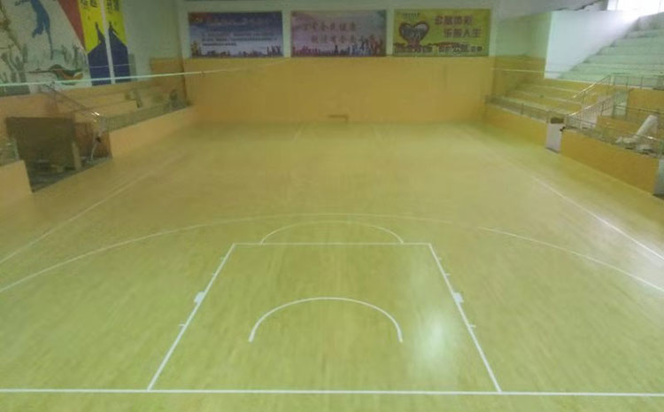 松木運動籃球地板怎么翻新