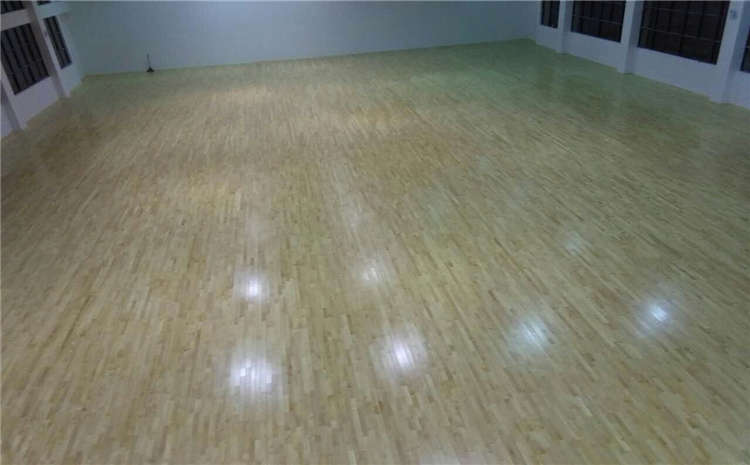 專業的籃球場地木地板批發價格