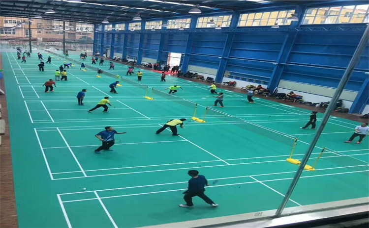指接板木地板籃球館怎么翻新