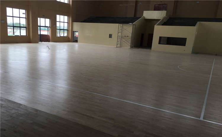 硬木企口排球館木地板一般多少錢？