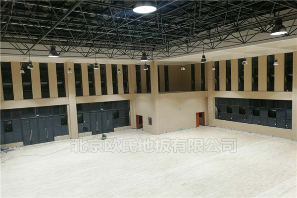 四川瀘州市敘永縣城西實驗學校運動木地板鋪設工程案例-2
