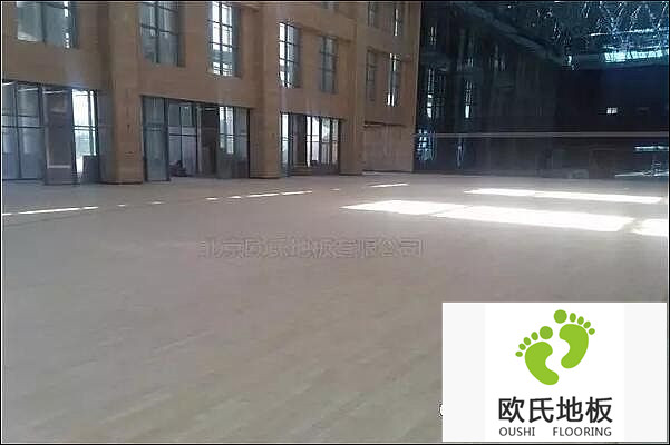 甘肅省酒泉市體育籃球木地板鋪設工程