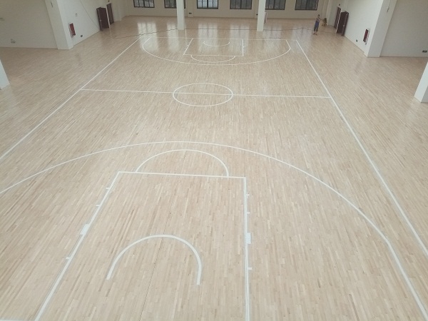 貴陽清華中學籃球館木地板施工案例